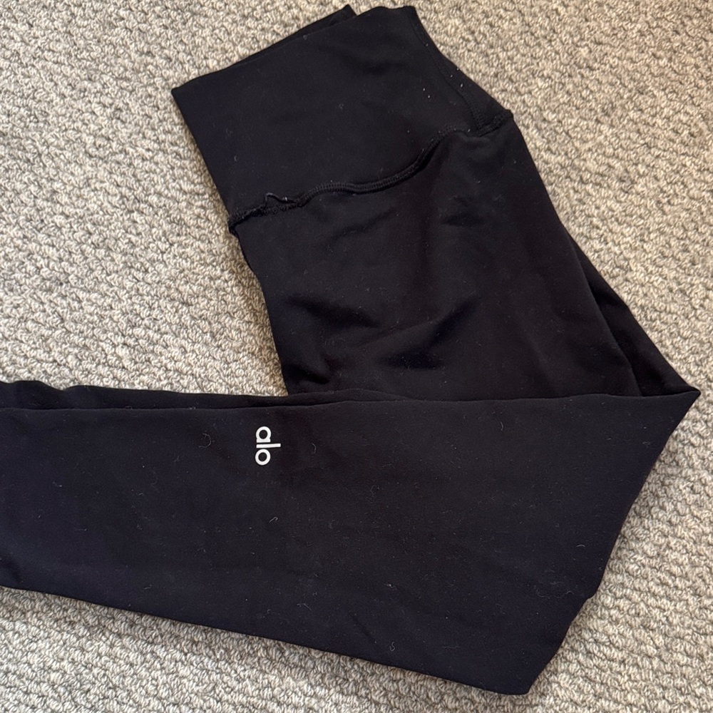 ALO Yoga women’s Black Performance Leggings with Subtle Logo